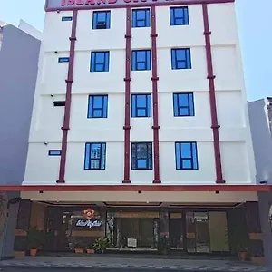 Capital O 90897 Island Hotel George Town